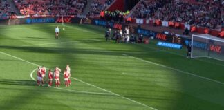 Arsenal Match Suspended: Star Given Oxygen After Head Injury arsenal-match-suspended-star-given-oxygen-after-head-njury