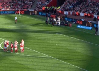 Arsenal Match Suspended: Star Given Oxygen After Head Injury arsenal-match-suspended-star-given-oxygen-after-head-njury