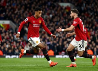 Manchester United Defeats Liverpool 2-1 in Premier League Clash