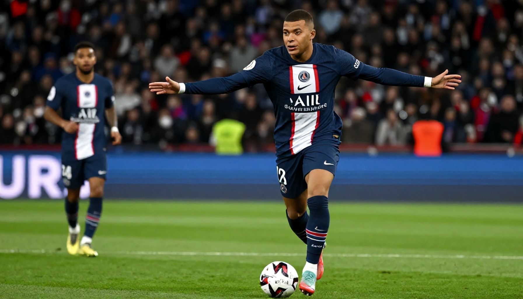Mbappé Shines as PSG Extends Unbeaten Run