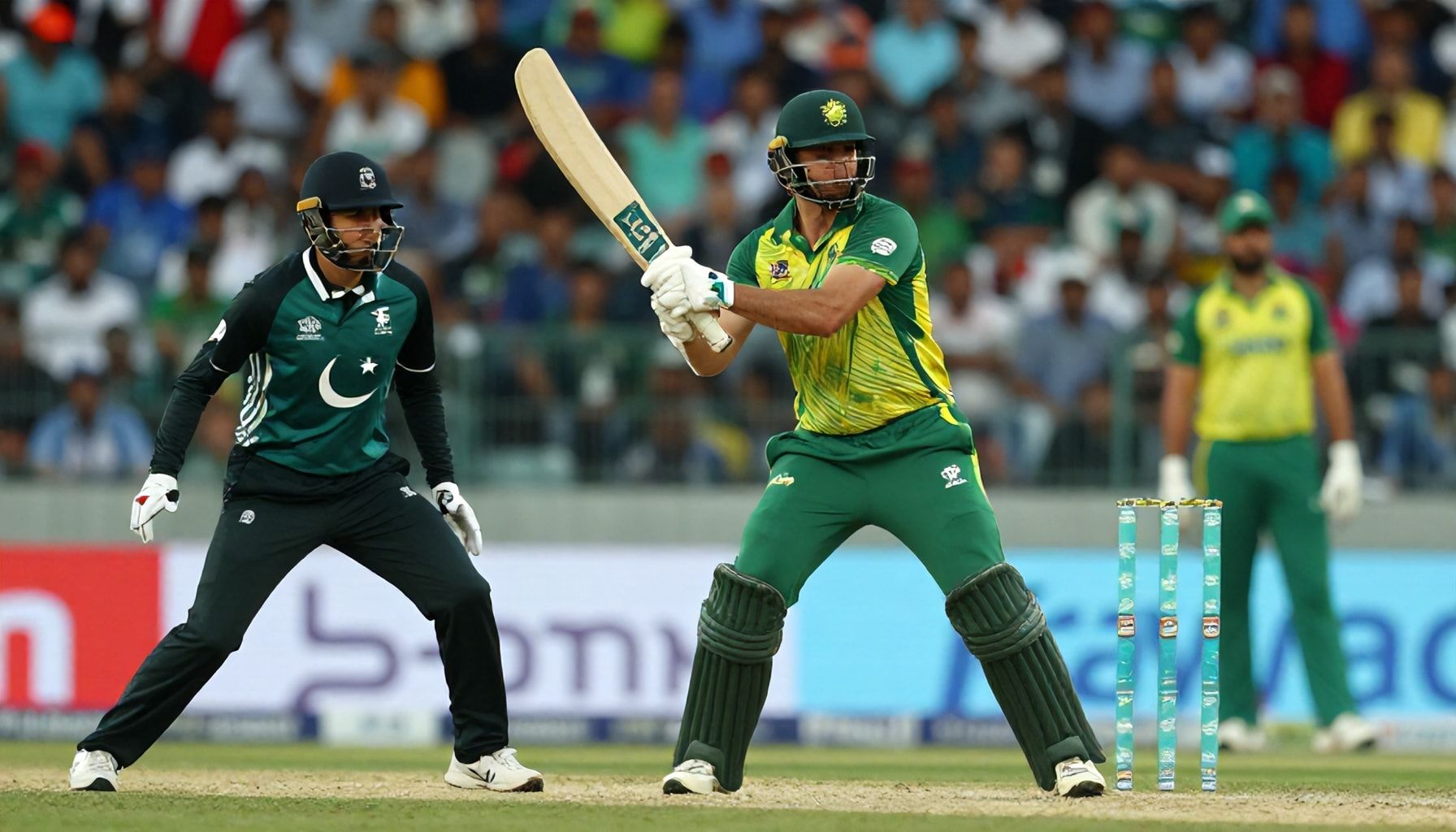 Pakistan Struggles as Lyon Spins Australia to Victory