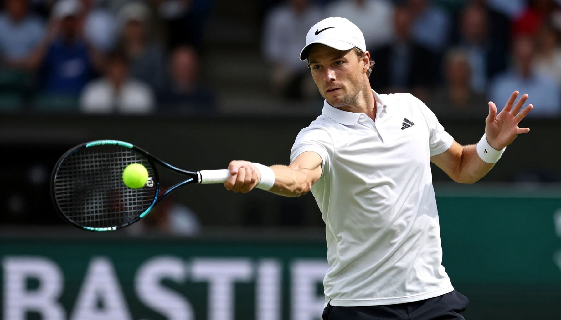 Rune's Commanding Performance Secures Spot in French Open Last Eight