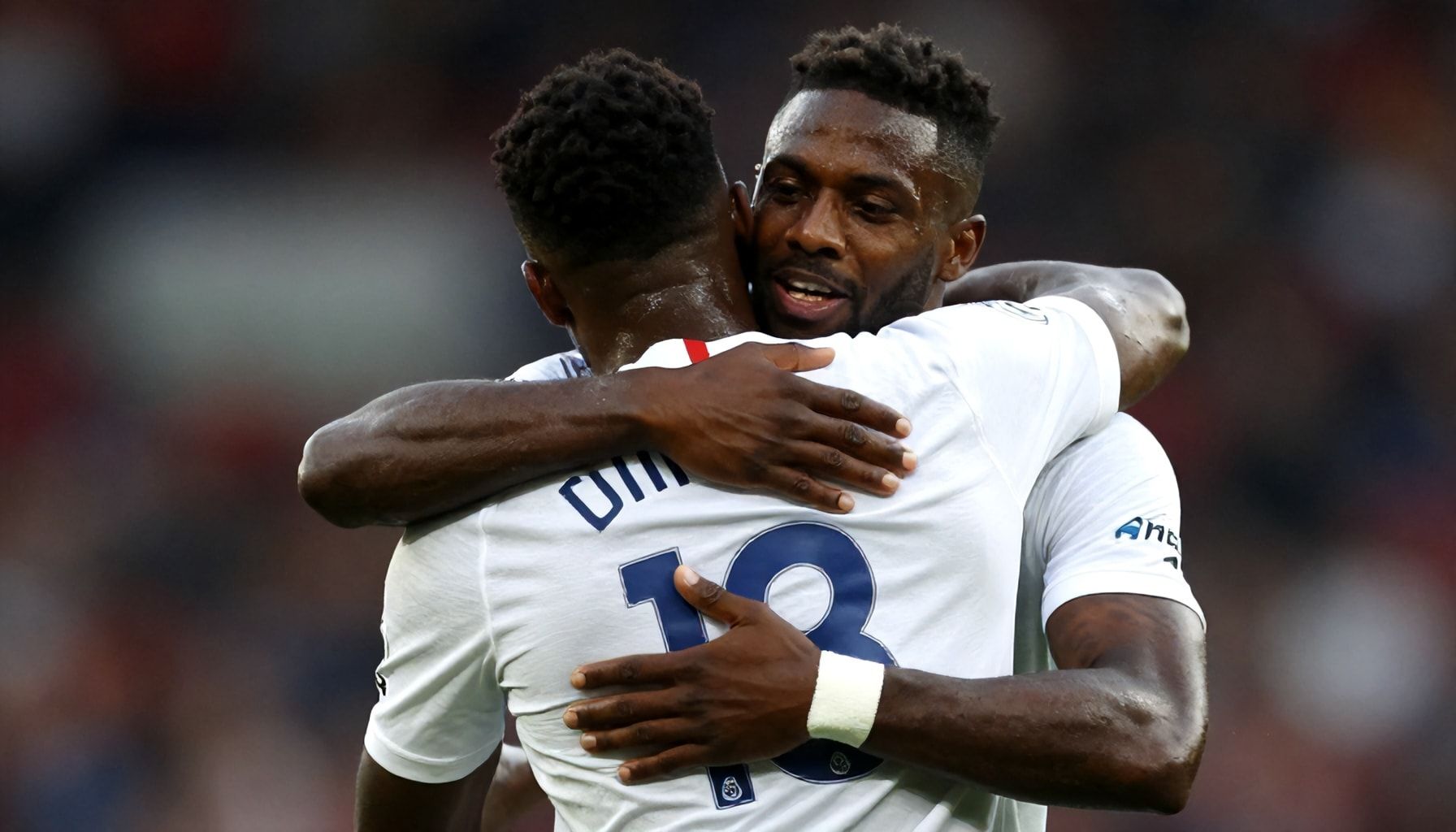 Striker Secures Long-Term Deal with English Side