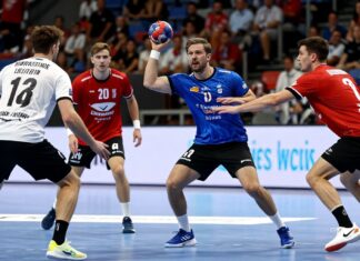 Handball players choke when the pace quickens